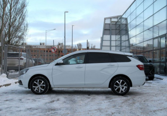 Подержанный автомобиль LADA (ВАЗ) Vesta Wagon 2018 года (8 фото)