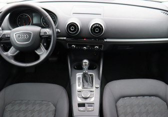 Подержанный автомобиль Audi A3 Hatchback 2014 года (15 фото)