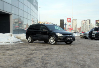 Подержанный автомобиль Opel Astra Wagon 2012 года (3 фото)