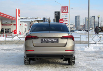 Подержанный автомобиль Skoda Rapid Liftback 2020 года (6 фото)