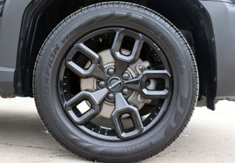 Подержанный автомобиль Haval H3 2024 года (9 фото)