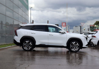 Новый Geely Atlas 2025 (4 фото)