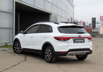 Подержанный автомобиль Kia Rio Hatchback 2018 года (7 фото)