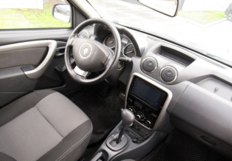 Подержанный автомобиль Renault Duster 2014 года (12 фото)