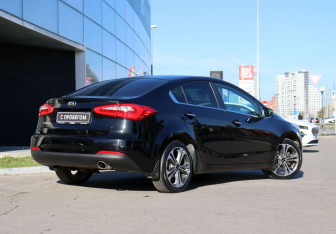 Подержанный автомобиль Kia Cerato Sedan 2013 года (5 фото)