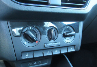 Подержанный автомобиль Volkswagen Polo Hatchback 2021 года (16 фото)