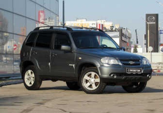 Подержанный автомобиль Chevrolet Niva 2014 года (3 фото)