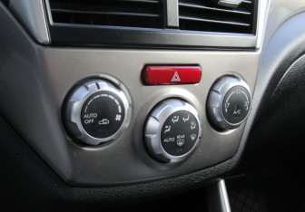 Подержанный автомобиль Subaru Forester Suv 2008 года (17 фото)