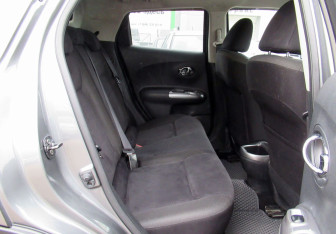 Подержанный автомобиль Nissan Juke 2011 года (12 фото)