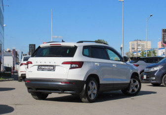 Подержанный автомобиль Skoda Karoq 2020 года (5 фото)