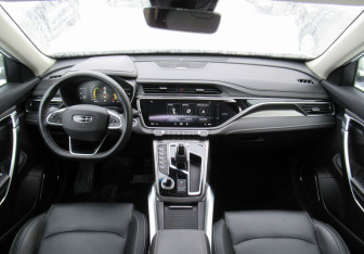 Подержанный автомобиль Geely Atlas Pro 2023 года (14 фото)