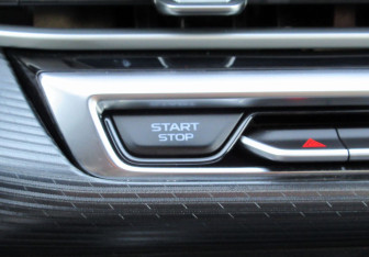 Подержанный автомобиль Geely Emgrand 2023 года (16 фото)