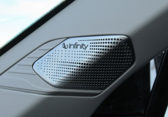 Подержанный автомобиль Geely Atlas 2024 года (20 фото)