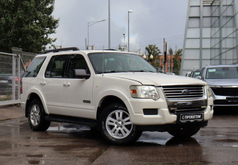 Подержанный автомобиль Ford Explorer 2008 года (3 фото)