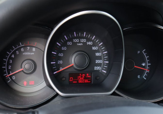 Подержанный автомобиль Kia Rio Sedan 2013 года (12 фото)