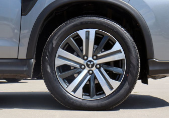 Подержанный автомобиль Mitsubishi ASX 2021 года (10 фото)