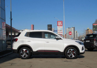 Подержанный автомобиль Chery Tiggo 4 Pro 2023 года (4 фото)