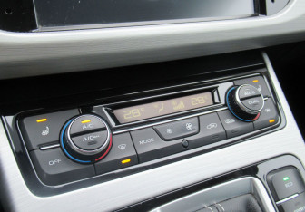 Подержанный автомобиль Geely Atlas 2019 года (19 фото)