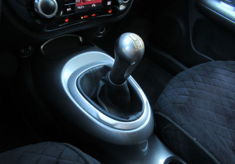 Подержанный автомобиль Nissan Juke 2011 года (20 фото)