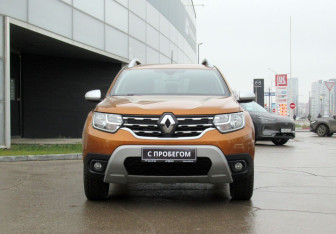 Подержанный автомобиль Renault Duster 2021 года (2 фото)