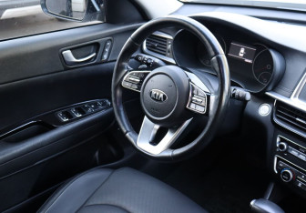 Подержанный автомобиль Kia Optima Sedan 2019 года (21 фото)