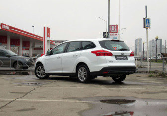 Подержанный автомобиль Ford Focus Wagon 2017 года (7 фото)