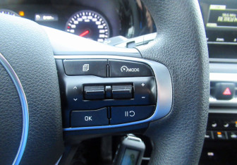 Подержанный автомобиль Kia K5 2020 года (19 фото)