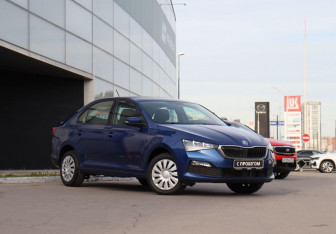 Подержанный автомобиль Skoda Rapid Liftback 2021 года (3 фото)