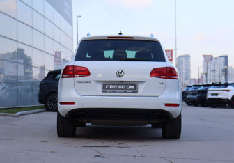 Подержанный автомобиль Volkswagen Touareg 2013 года (6 фото)