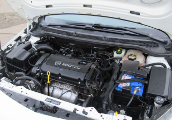 Подержанный автомобиль Opel Astra Hatchback 2013 года (18 фото)