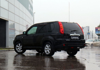 Подержанный автомобиль Nissan X-Trail 2008 года (7 фото)