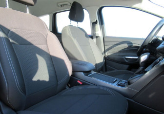 Подержанный автомобиль Ford Kuga 2018 года (10 фото)