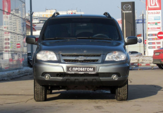Подержанный автомобиль Chevrolet Niva 2014 года (2 фото)