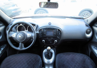 Подержанный автомобиль Nissan Juke 2011 года (14 фото)