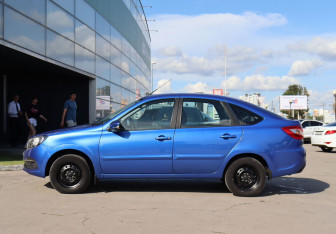 Подержанный автомобиль LADA (ВАЗ) Granta Liftback 2018 года (8 фото)