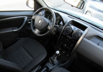 Подержанный автомобиль Renault Duster 2018 года (12 фото)