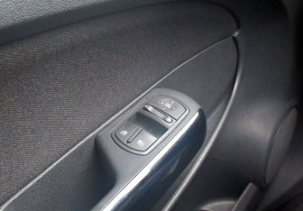 Подержанный автомобиль Opel Corsa 2011 года (18 фото)