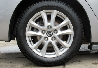 Подержанный автомобиль Mazda 3 Sedan 2013 года (9 фото)