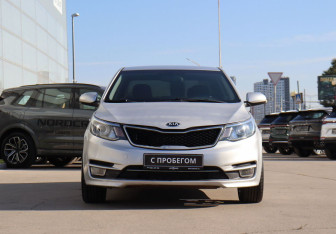 Подержанный автомобиль Kia Rio Sedan 2016 года (2 фото)