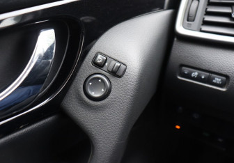 Подержанный автомобиль Nissan Qashqai 2017 года (15 фото)