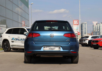 Подержанный автомобиль Volkswagen Golf Hatchback 2013 года (6 фото)