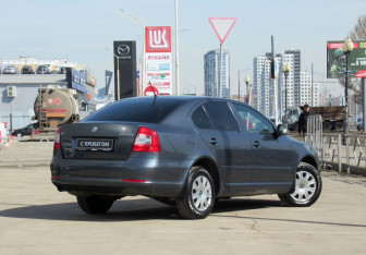 Подержанный автомобиль Skoda Octavia Liftback 2013 года (5 фото)