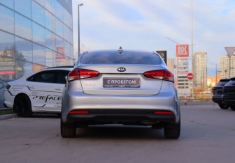 Подержанный автомобиль Kia Cerato Sedan 2018 года (6 фото)