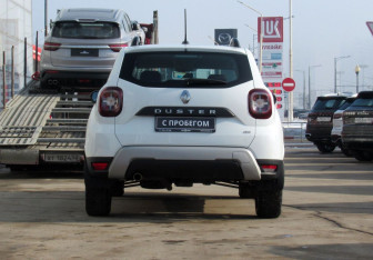 Подержанный автомобиль Renault Duster 2021 года (6 фото)