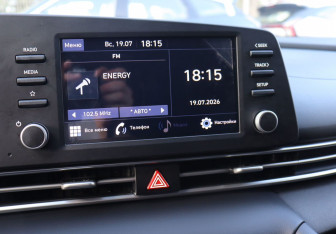 Подержанный автомобиль Hyundai Elantra Sedan 2021 года (14 фото)