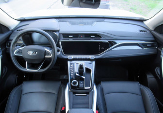 Подержанный автомобиль Geely Atlas Pro 2024 года (13 фото)