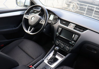 Подержанный автомобиль Skoda Octavia Liftback 2017 года (16 фото)