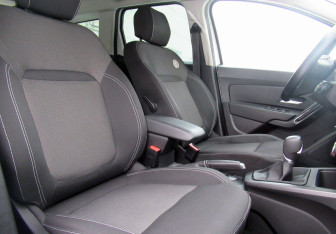 Подержанный автомобиль Renault Duster 2021 года (18 фото)