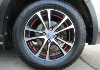 Подержанный автомобиль Renault Sandero 2014 года (9 фото)