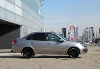 Подержанный автомобиль LADA (ВАЗ) Granta Sedan 2022 года (4 фото)